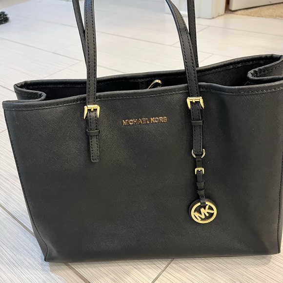 Michael kors black purse - Picture 1 of 4